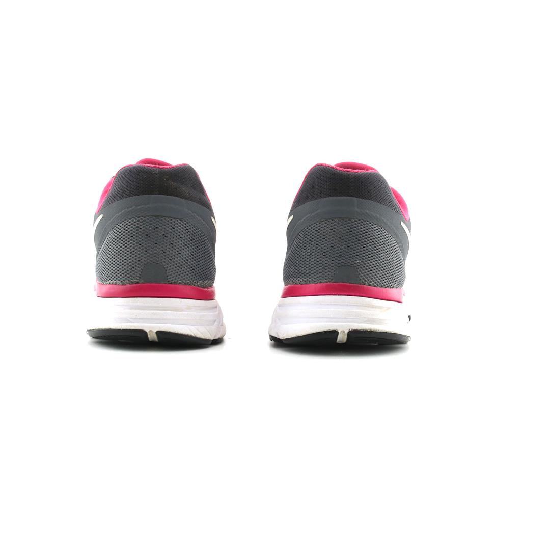 NIKE ZOOM VOMERO PLUS 8