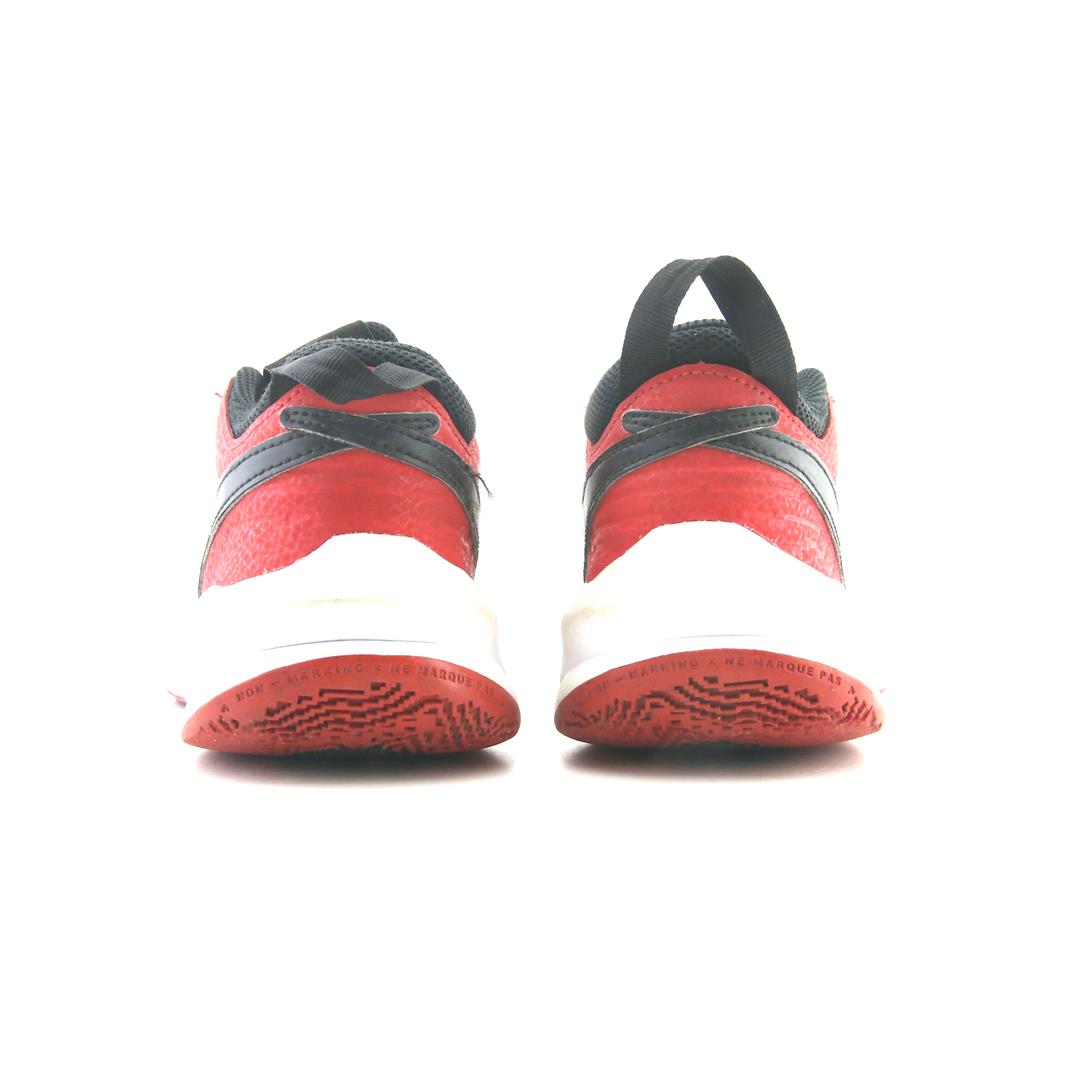 NIKE TEAM HUSTLE D 10