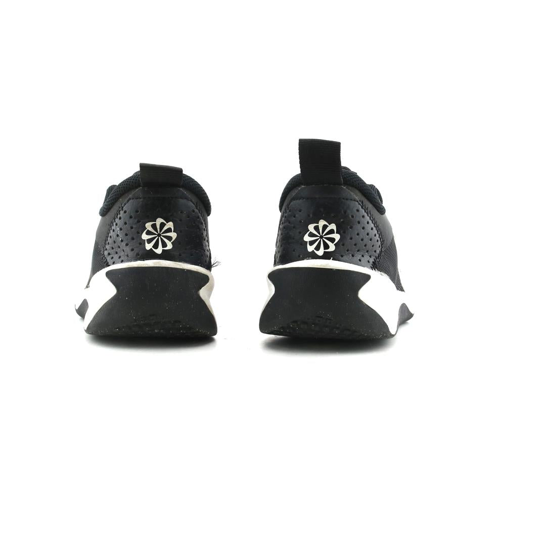 NIKE OMNI MULTI-COURT
