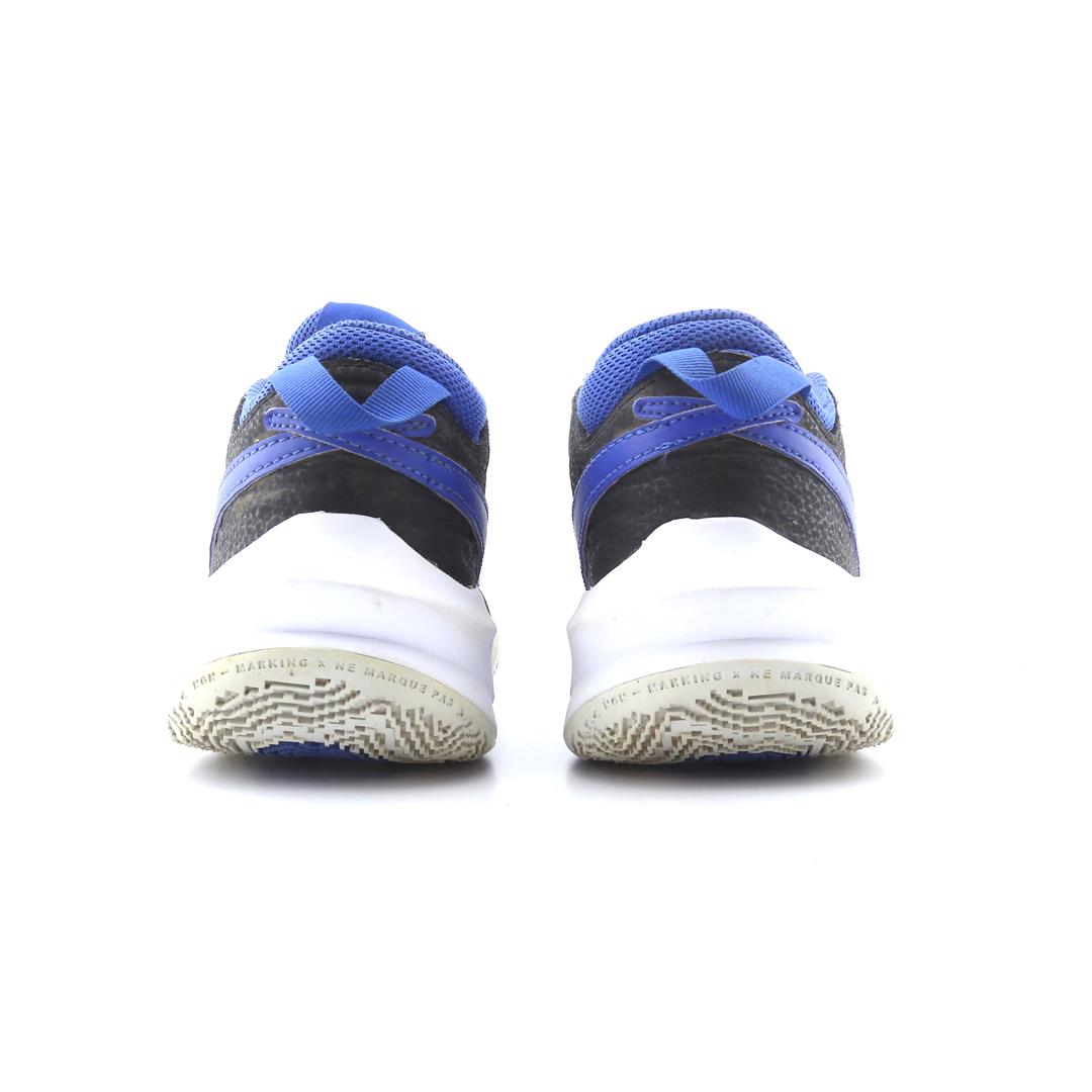 NIKE HUSTLE D 10