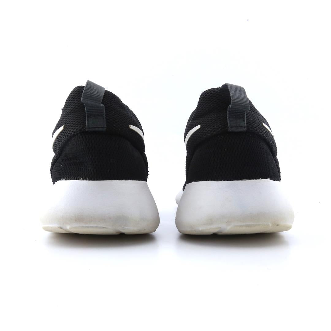NIKE ROSHE ONE