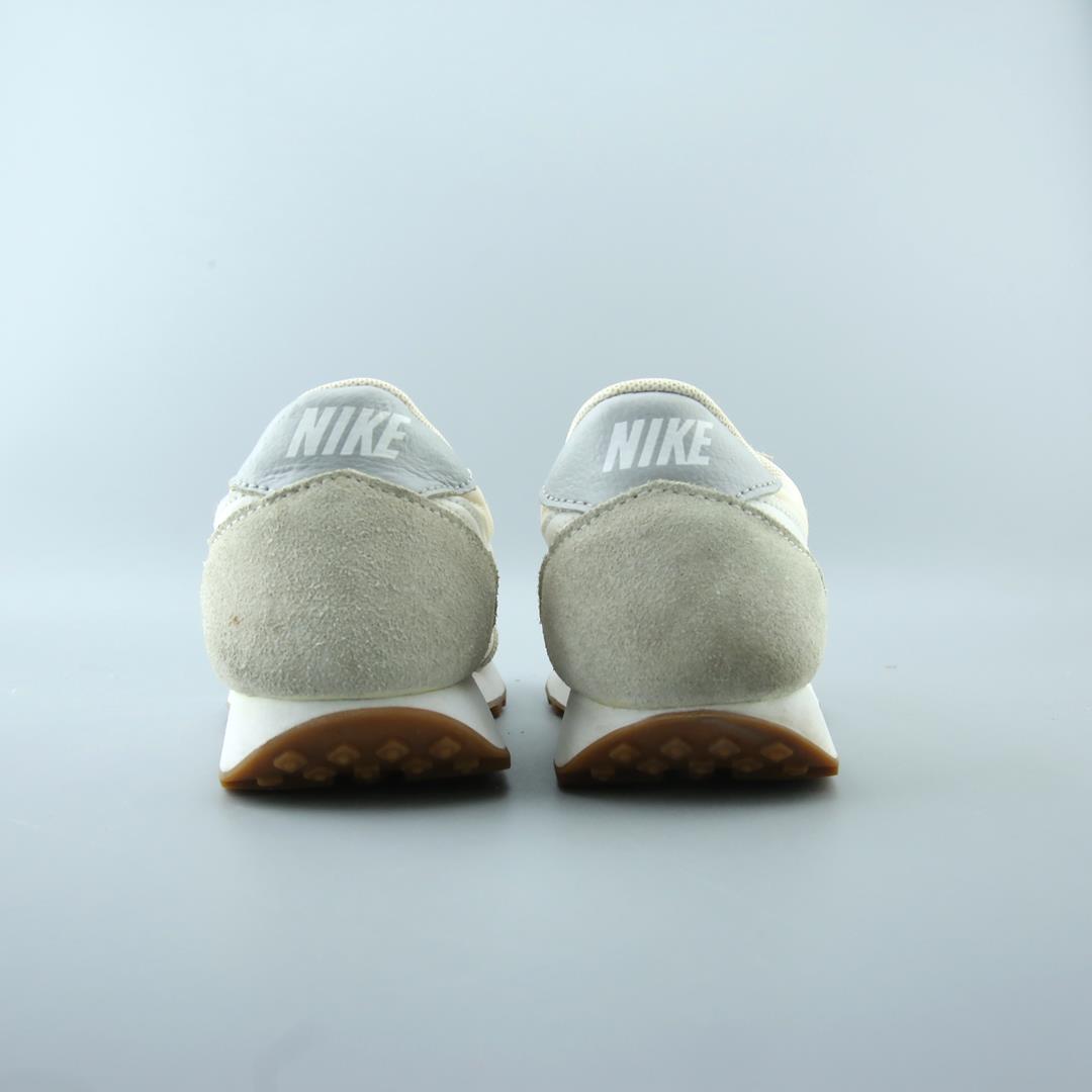NIKE DAYBREAK