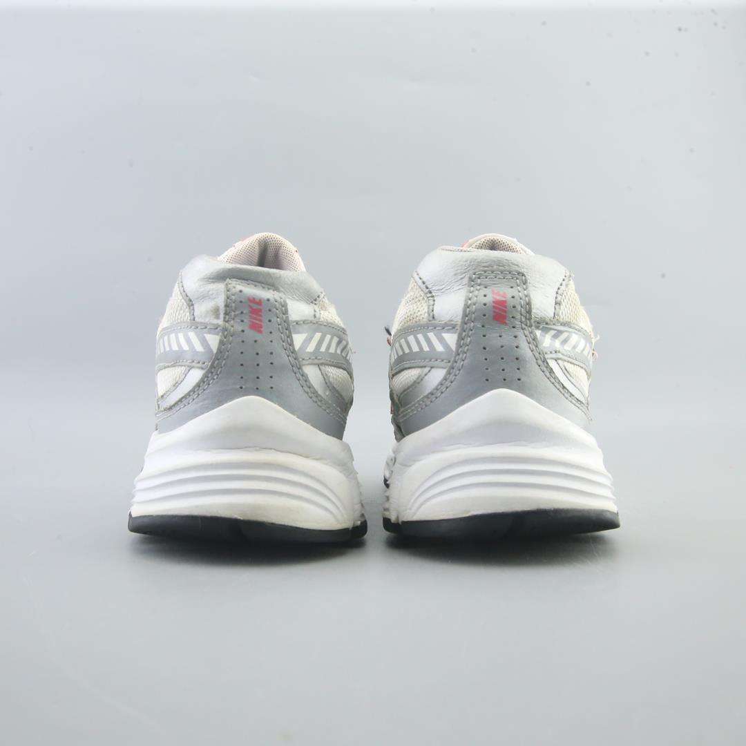 NIKE INITIATOR