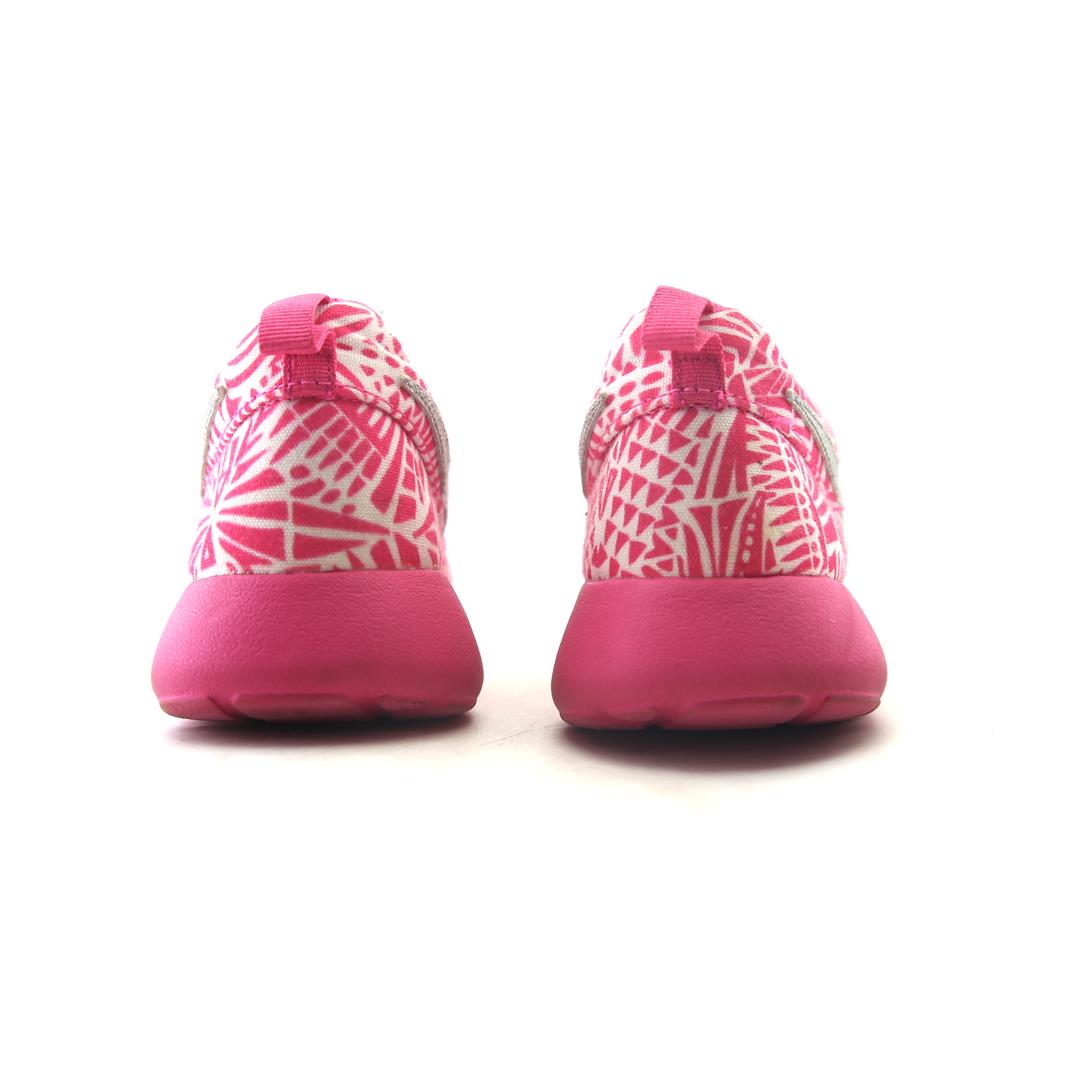 NIKE ROSHE ONE