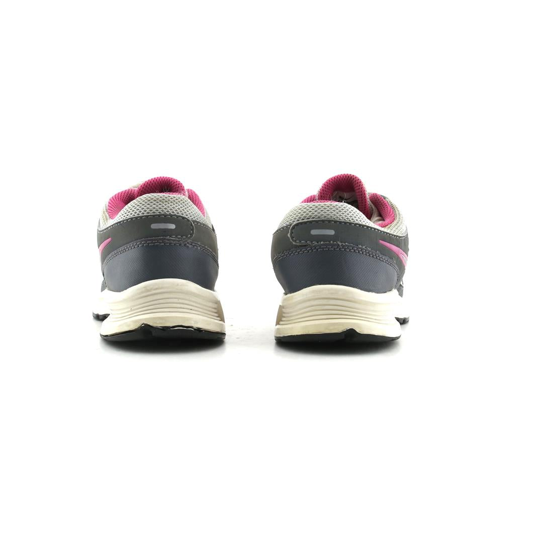 NIKE ADVANTAGE RUNNER 2