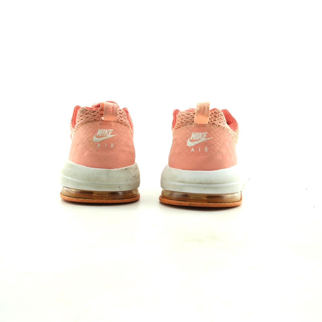 NIKE AIR MAX MOTION
