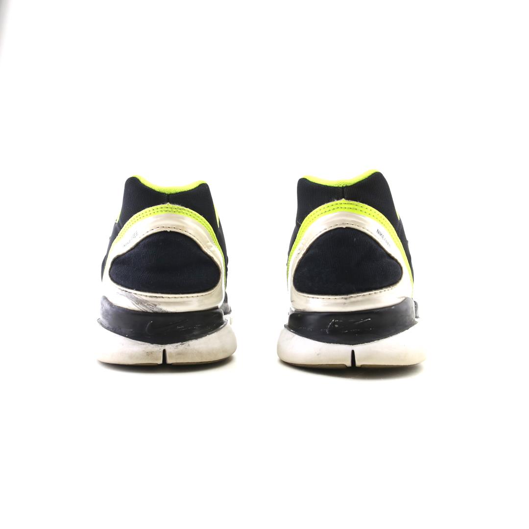 NIKE FREE TR FIT