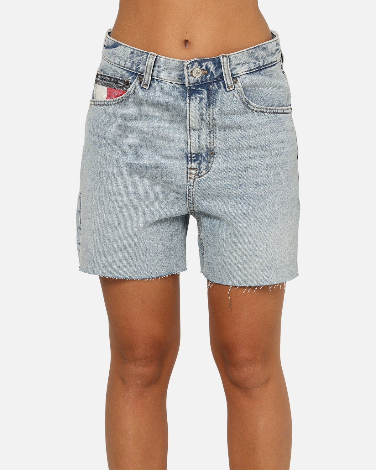 Tommy Jeans Women's Mom Fit Denim Shorts Mid Denim