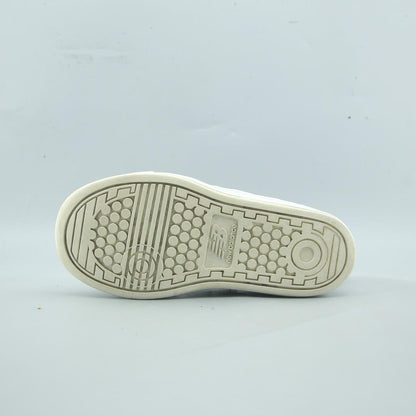 NEW BALANCE LIGHTWEIGHT