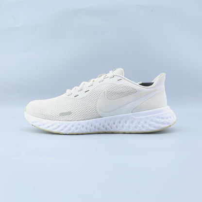 NIKE REVOLUTION 5