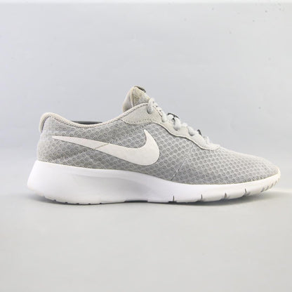 NIKE TANJUN