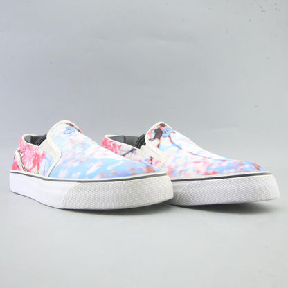 NIKE  TOKI