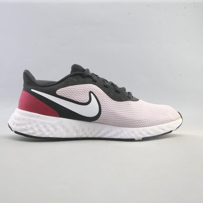 NIKE REVOLUTION 5