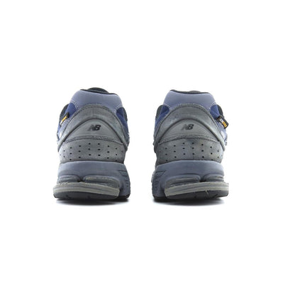 NEW BALANCE 2002R