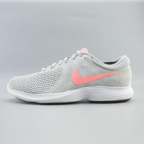 NIKE REVOLUTION 4