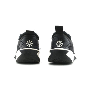 NIKE  OMNI MULTI-COURT