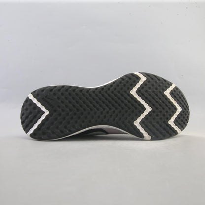 NIKE REVOLUTION 5