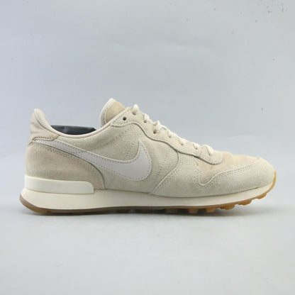NIKE INTERNATIONALIST