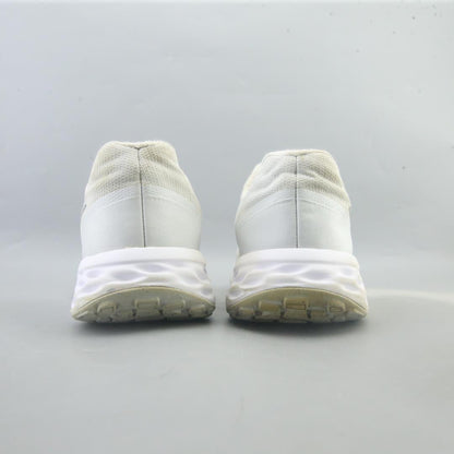 NIKE REVOLUTION 6