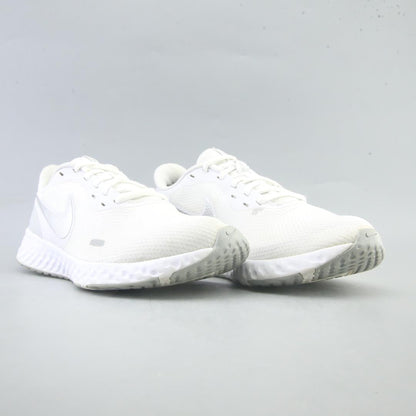 NIKE REVOLUTION 5