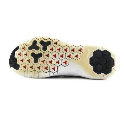 NIKE FREE TR 8
