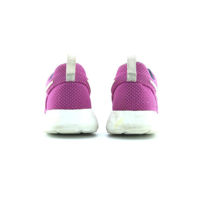 NIKE ROSHE ONE