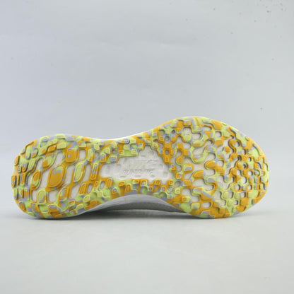 NIKE REVOLUTION 6