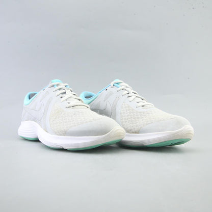 NIKE REVOLUTION 4