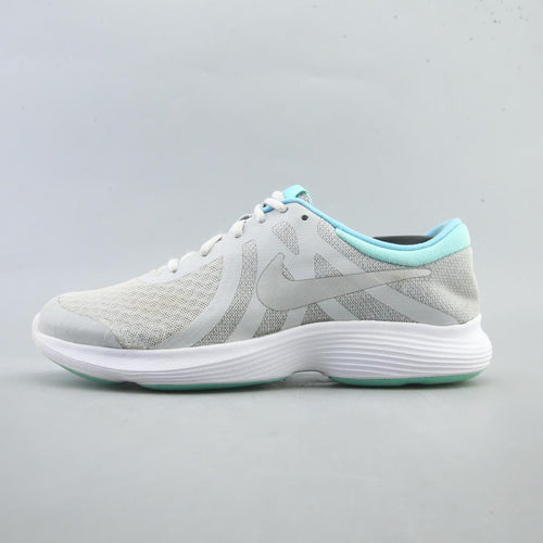 NIKE REVOLUTION 4