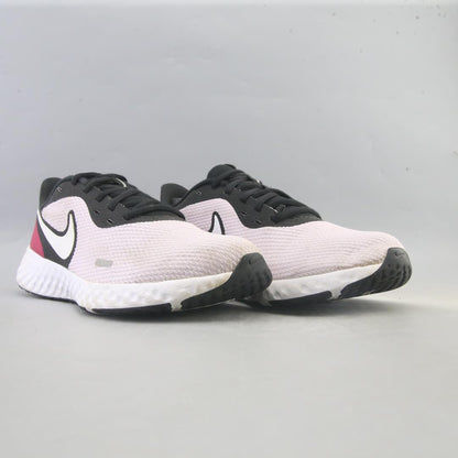 NIKE REVOLUTION 5