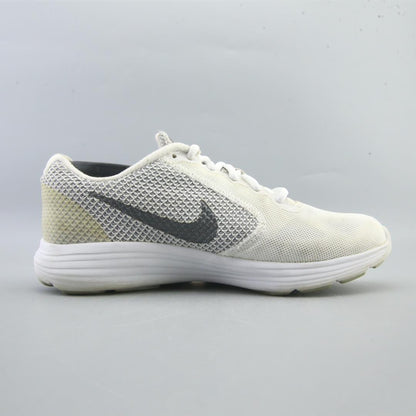 NIKE REVOLUTION 3