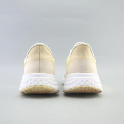 NIKE REVOLUTION 5