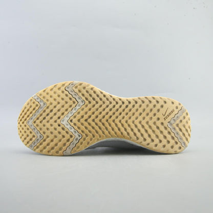 NIKE REVOLUTION 5
