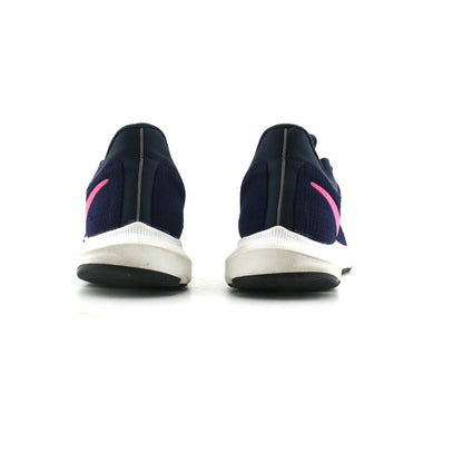 NIKE QUEST
