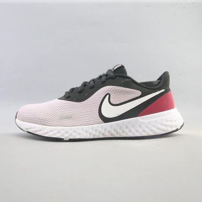 NIKE REVOLUTION 5