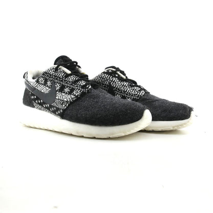 NIKE ROSHE ONE