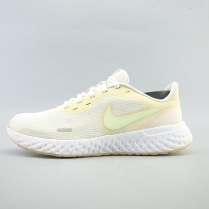 NIKE REVOLUTION 5