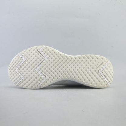 NIKE REVOLUTION 5