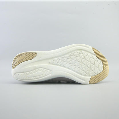 NEW BALANCE  BEAYA