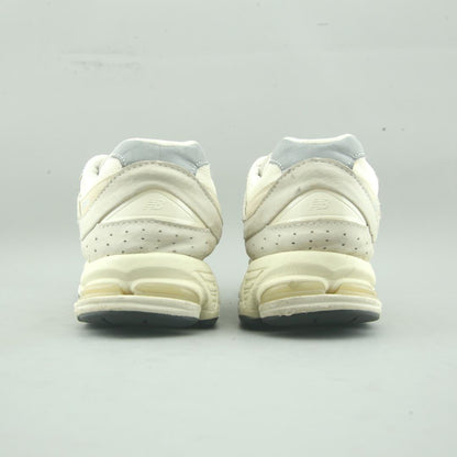 NEW BALANCE 2002R