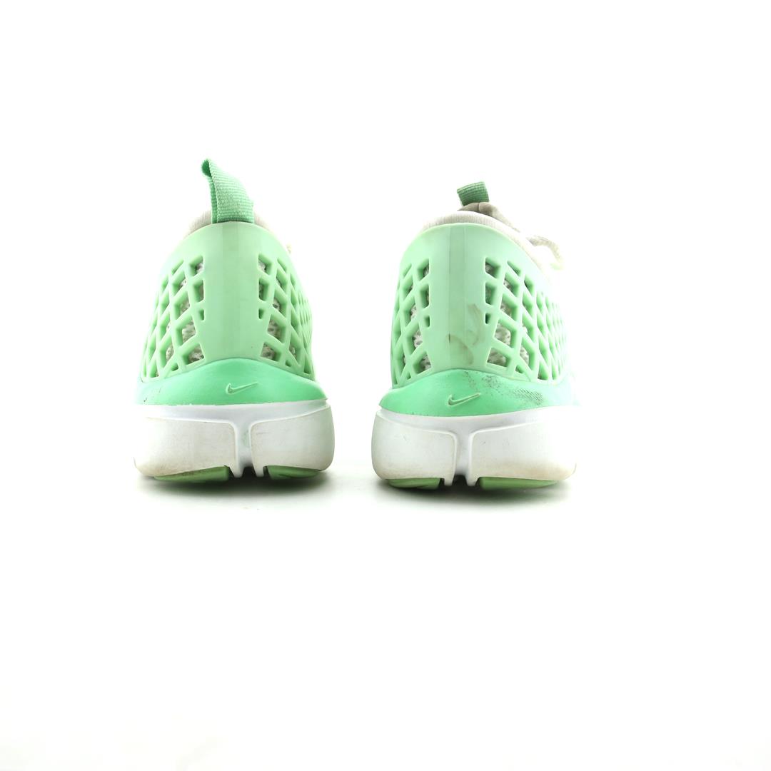 NIKE AIR REJUVEN8